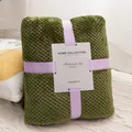 Morbida coperta di flanella verde con trama a nido d'ape e nastro viola decorativo - Coperta per animali / 45x65cm / Verde militare