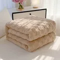 Premium weiche beige Flanelldecke mit strukturiertem kleinem Karomuster für das Büro - Geschenkdecke / Beige Kaffee / 70*100