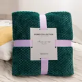 Morbida coperta in flanella verde scuro con trama a griglia e nastro regalo lilla - 70*100CM / Verde Scuro
