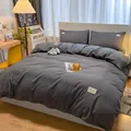 Dunkelgraues kariertes Bettwäsche-Set mit Bettbezug und Kissenbezügen im Gitterdesign - Kleines Schwarzes Karo