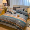 Modernes grau gestreiftes Baumwoll-Bettwäsche-Set mit lebhaften orange-blauen Querstreifen - Breite Farbige Streifen