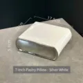 Assiette à pâtisserie minimaliste de 7 pouces en céramique blanche avec bord argenté - 7" / Argent