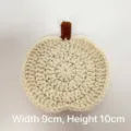 Sottobicchiere a forma di zucca fatto a mano all'uncinetto per Halloween, 9cm x 10cm. - Sottobicchiere Zucca / 9cmx10cm / Beige
