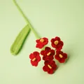 Handgemaakte rode gehaakte vergeet-mij-niet bloem met groene steel, uniek cadeau - Rood Vergeet-mij-nietje
