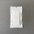 Dos clips blancos para cortina de ducha sin taladrar en bolsa con cierre. - Color sólido / Paquete de 2 / Blanco