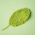 Accesorio de hoja de ganchillo verde hecho a mano para ropa DIY y manualidades - Hoja de Rosa / Verde