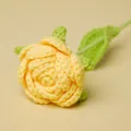 Handgemaakte gele gehaakte roos van wol gebreide bloem als prachtig Valentijnscadeau - Geel