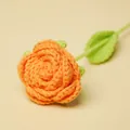 Handgehaakte oranje roos bloem van wol gebreide enkelvoudige bloem cadeau voor vriendin. - Oranje