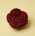Cabeza de rosa de ganchillo burdeos hecha a mano para accesorios de moda y manualidades - Cabeza de rosa / Burdeos