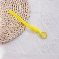 Cordón de teléfono amarillo vibrante tejido a mano con diseño de correa de muñeca - Tejido a Mano / Amarillo