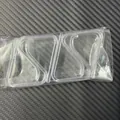 Lot de 4 pinces à nappe en plastique transparent adaptées aux tables de 3,5 cm à 5 cm d'épaisseur - Petite Taille Lot de 4 (Sac OPP) / Transparent