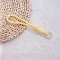 Cordón de muñeca para teléfono tejido a mano amarillo brillante con hebilla de metal - Tejido a Mano / Beige