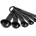 Messlöffel-Set aus schwarzem Kunststoff zum Backen mit deutlich gravierten Maßeinheiten - Messlöffel Set (6-Teilig) / Schwarz