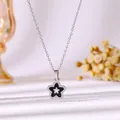 Elegante Edelstahlhalskette mit schwarzem Emaille-Sternanhänger und hohler Mitte - Stahlfarbene Schwarzöl Pentagramm Halskette