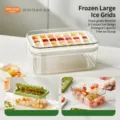 Press-type ice cube tray with storage box and scoop in white 20.9cm size - Single Layer / 20.9x13.4x9.3cm / White