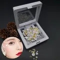 Elegante set de pegatinas de maquillaje facial con perlas y flores en caja gris - Combinación de Flores de Perla