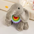Weiches graues realistisches Elefanten-Plüschtier mit buntem Regenbogen-Strickkragen - 45cm / Regenbogen-Halsband-Stil / Braun