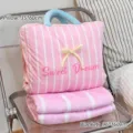 Suave conjunto 2 en 1 de cojín y manta rosa a rayas con lazo para casa y oficina - Cojín-Manta / Rosa