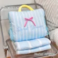 Juego de almohada y manta 2 en 1 a rayas azules con lazo para oficina y viaje. - Cojín-Manta / Azul