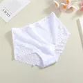 Élégante culotte blanche en dentelle et coton à taille haute pour femmes avec motif floral - S / Blanc