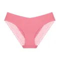 Vue détaillée d'une culotte rose sans couture pour femme avec bord en dentelle fine - S / Couleur caramel