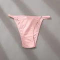 Comfortabele roze katoenen bikinislip voor dames met dunne bandjes en ringdetails - M / Bottoms / Roze