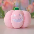 Süßer rosa Plüsch Halloween Kürbis Anhänger mit gesticktem, im Dunkeln leuchtendem Gesicht - Leuchtend / 10cm / Rosa