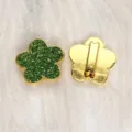 Beautiful 8mm green glitter flower charm bead for DIY handmade jewelry bracelets - 金底亮粉花朵-浅绿色
