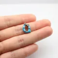 Colgante letra d esmalte azul claro 8mm con lazo de brillantes para crear joyas - Lazo Letra-Q