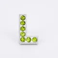 Ciondolo a lettera L con strass verde chiaro da 8 mm per bracciali DIY - Lettera L