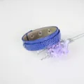 Blaues Wickelarmband aus Kunstleder mit Schlangenmuster und Druckknöpfen - Dunkelblau
