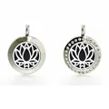 20mm roestvrijstalen aromatherapie hanger met lotus uitsnede en fonkelende kristallen - Holle Lotus Stijl (042) / 20mm Roestvrijstalen Twist Hanger - Gepolijst