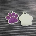 Personalisierbare lila glitzernde Pfote Haustiermarke für Hunde und Katzen DIY Anhänger - Chrom-Basis-Stil / 25*27mm / Lila