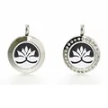 20mm roestvrijstalen aromatherapie medaillon hangers met lotus design en luxe strass details - Opengewerkte Lotus Stijl (040) / 20mm Roestvrijstalen Twist Hanger - Gepolijst