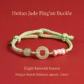 Handgewebtes smaragdgrünes Armband mit Hetian-Jade Ping'an-Schnalle und echten Perlen - Ping'an Schnallenstil / Sicherheitsknopf ca. 13mm + Perle ca. 6mm / Hell Smaragdgrün