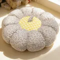 Cojín de suelo nórdico en forma de calabaza con estampado de flores y cuadros amarillos - Tamaño 45cm / Floral Azul