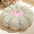 Encantador cojín de suelo con forma de calabaza estilo nórdico con flores verdes y cuadros rosas - Tamaño 45cm / Floral Verde