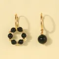 Créoles asymétriques dorées avec perles noires et pendentif perle ronde - Style Créole Asymétrique / Boucles d'Oreilles Agate Noire