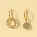 Créoles dorées asymétriques ornées de perles en pierre grise pour un style chic et raffiné - Style Créole Asymétrique (S925) / Pierre de Lune Grise