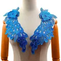 Blaue wasserlösliche Spitzen-Flügel-Patches für DIY-Kleidung auf einer Schneiderpuppe. - Saphirblau