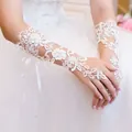 Eleganti guanti da sposa in pizzo floreale bianco con strass e nastri decorativi - Bianco avorio