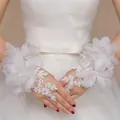 Gants de mariée élégants en dentelle blanche avec fleurs 3D et strass brillants - Taille unique / Blanc