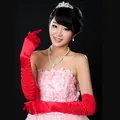 Elegantes guantes largos de satén rojo para novia fruncidos sobre el codo para boda - Rojo