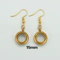 Elegante 15mm goldene runde Glas-Medaillon-Ohrringe mit einem hohlen Rahmendesign - 15mm / Gold