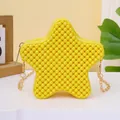 Sac gelée en silicone jaune vif en forme d'étoile avec texture à bulles et chaîne - Jaune