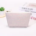 Große braun-weiß karierte Cord-Kosmetiktasche mit Reißverschluss für das Make-up - Kaffee Kariert