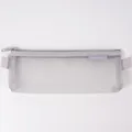 Minimalistisches transparentes graues Netzmäppchen in Trapezform mit Reißverschluss - 20.5×7×3cm / Grau-Trapez