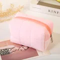 Grand sac cosmétique en peluche matelassée rose doux pour le maquillage de voyage - Rose