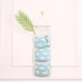 Organizzatore da parete in cotone e lino con tre tasche e stampa di orsi polari blu - Orso Polare Blu