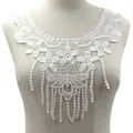 Exquisito cuello de encaje floral blanco soluble en agua con elegantes flecos de borlas para ropa - Blanco